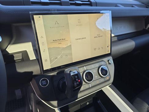 New 2026 Land Rover Defender 110 S image 19