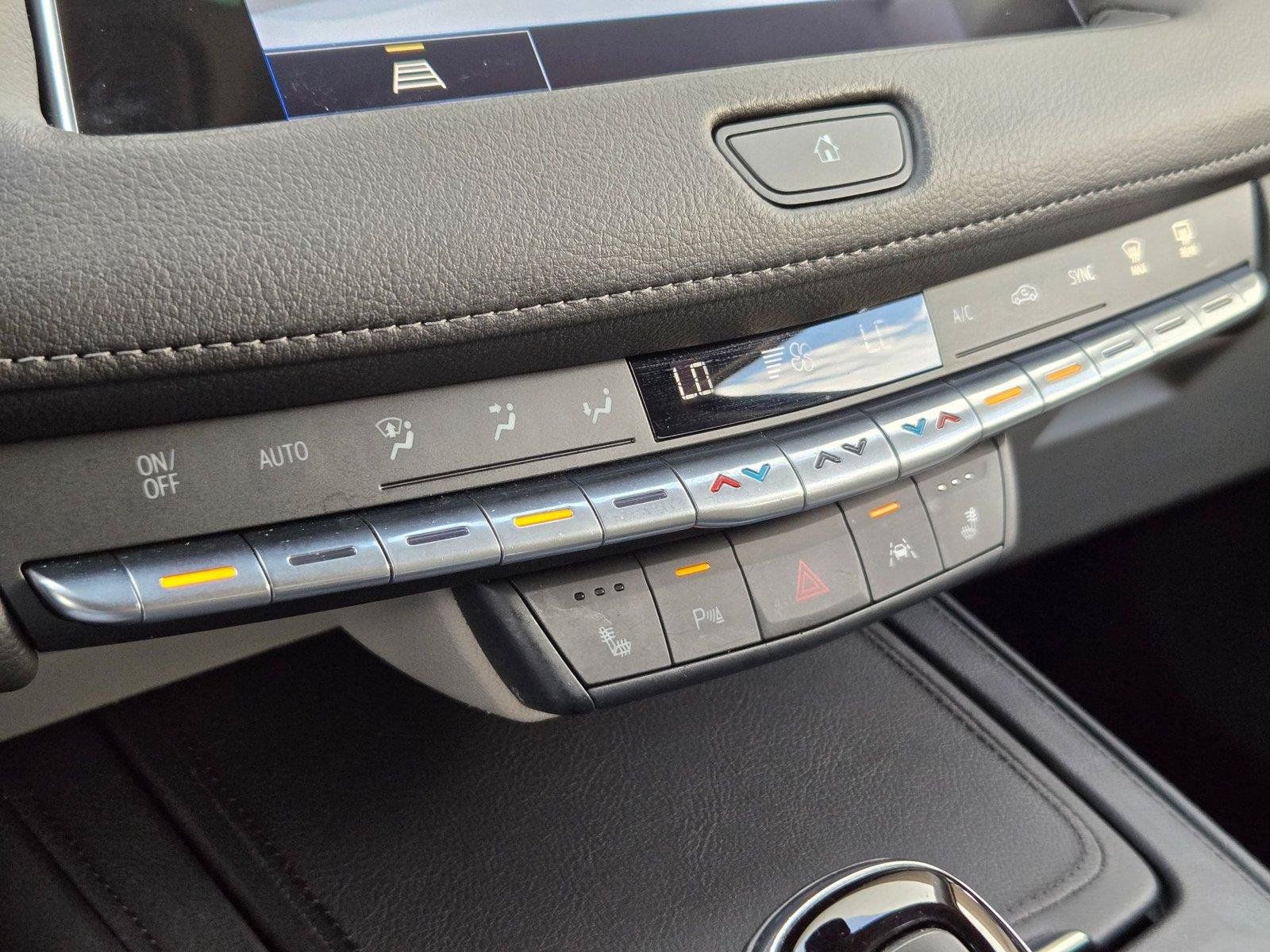 Certified 2023 Cadillac XT4 Luxury w/ Cold Weather Package FWD image 20