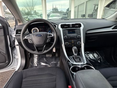 Used 2014 Ford Fusion SE image 12