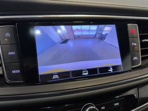 Used 2023 Buick Enclave Essence image 21
