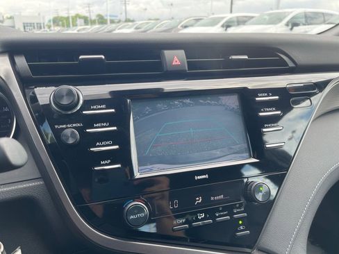 Used 2020 Toyota Camry SE FWD image 20