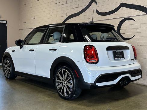 Used 2024 MINI Cooper S FWD image 8