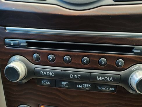 Used 2017 Nissan Pathfinder Platinum FWD image 37