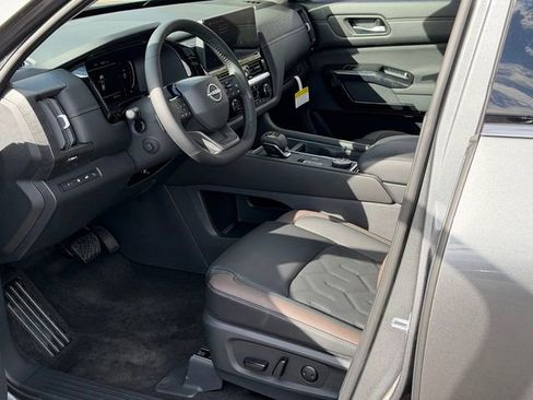 New 2026 Nissan Pathfinder Platinum w/ Cargo Package AWD/4WD image 11