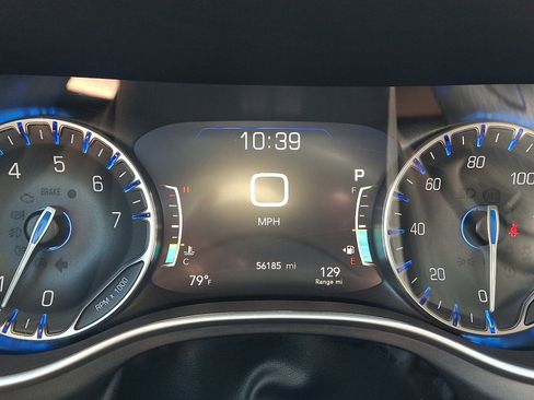 Used 2023 Chrysler Pacifica Touring-L FWD image 20