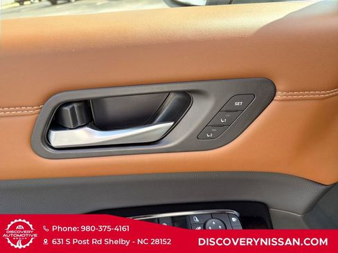 New 2026 Nissan Pathfinder Platinum AWD/4WD image 11