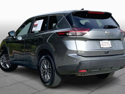 Used 2024 Nissan Rogue S image 10