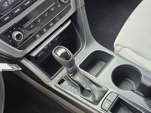 Used 2016 Hyundai Sonata SE image 18