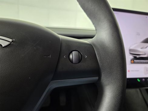 Used 2023 Tesla Model 3 Standard Range image 19