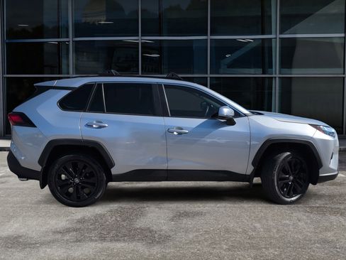 Used 2024 Toyota RAV4 XLE Premium image 3