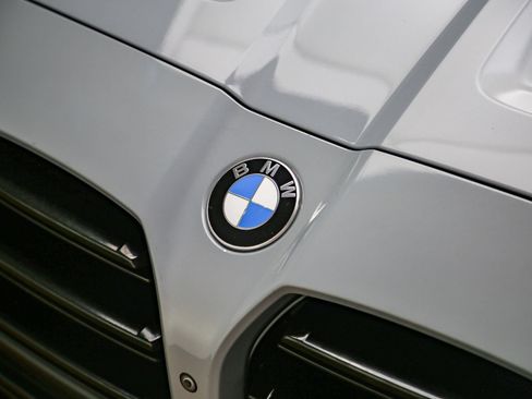 Used 2021 BMW M4 Competition w/ Executive Package RWD image 9