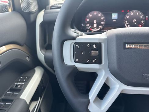 New 2024 Land Rover Defender 130 X-Dynamic SE image 14