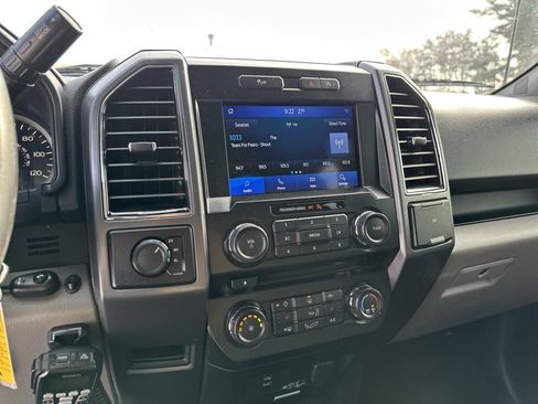 Used 2018 Ford F150 XLT image 28