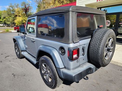Used 2018 Jeep Wrangler Sport image 7