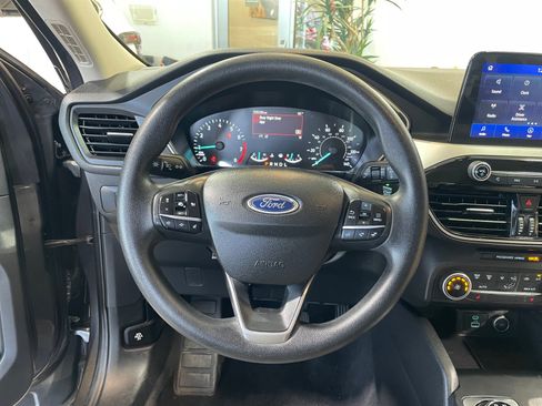 Used 2020 Ford Escape SE FWD image 9