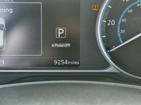 Used 2025 Nissan Leaf S FWD image 19