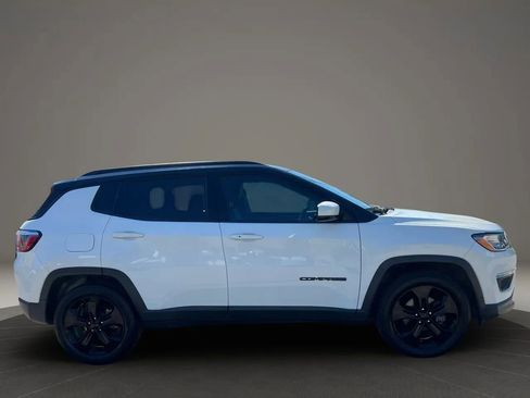 Used 2019 Jeep Compass Latitude FWD image 4