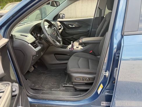 Used 2024 GMC Terrain SLE w/ Driver Convenience Package FWD image 7