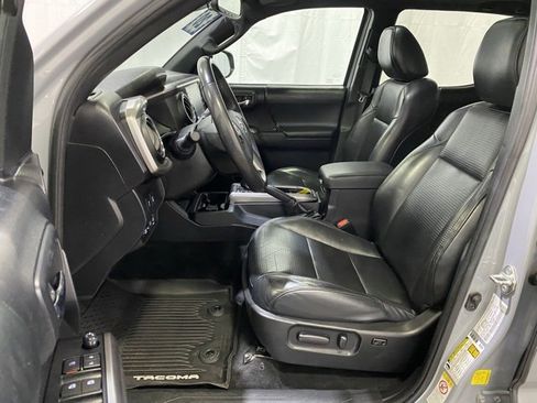 Certified 2020 Toyota Tacoma Limited image 11