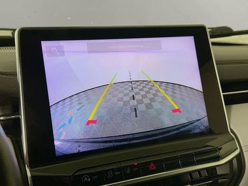 Certified 2022 Jeep Compass Limited w/ Sun and Sound Group image 22