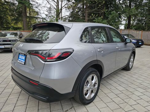 Used 2023 Honda HR-V LX image 7
