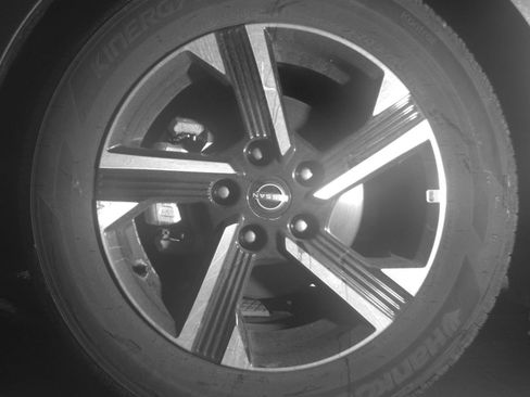 Used 2025 Nissan Sentra SV FWD image 15
