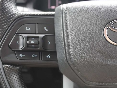 Used 2025 Toyota Tacoma SR5 AWD/4WD image 14