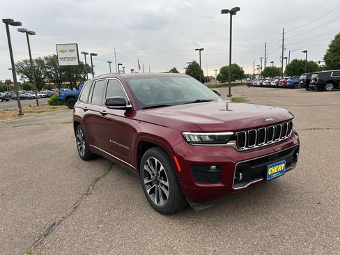Used 2024 Jeep Grand Cherokee Overland w/ Trailer Tow Package AWD/4WD image 28