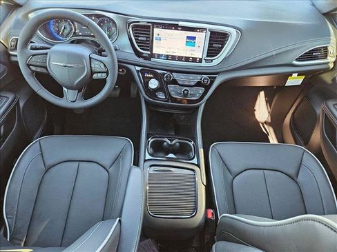 New 2026 Chrysler Pacifica Limited w/ S Appearance Package FWD image 12