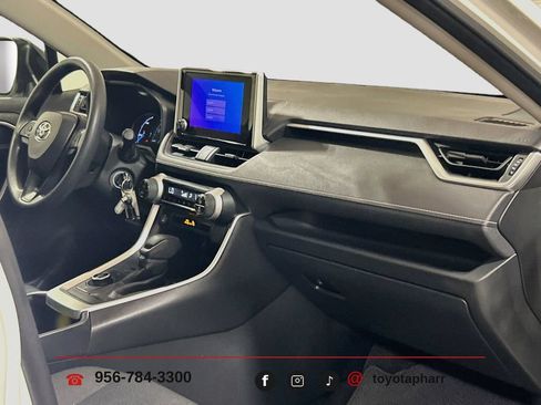 Used 2025 Toyota RAV4 LE AWD/4WD image 26