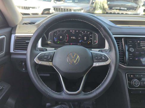 Used 2022 Volkswagen Atlas SEL AWD/4WD image 16