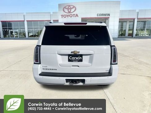 Used 2016 Chevrolet Suburban LT image 4