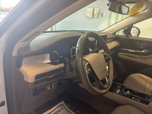 Used 2020 Lincoln Corsair AWD w/ Premium Package image 21