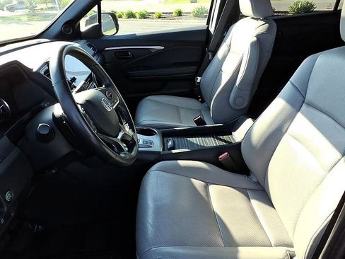 Used 2023 Honda Passport EX-L image 16