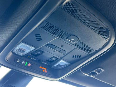 Used 2022 Cadillac XT5 Sportv w/ LPO, ONYX Package image 23