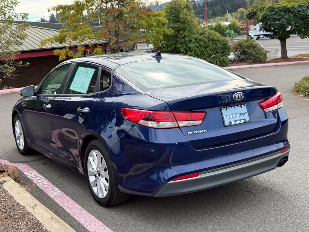 Used 2017 Kia Optima LX w/ Option Group 014 FWD image 6