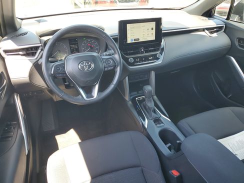 Used 2024 Toyota Corolla Cross AWD Hybrid w/ Moonroof Package image 14