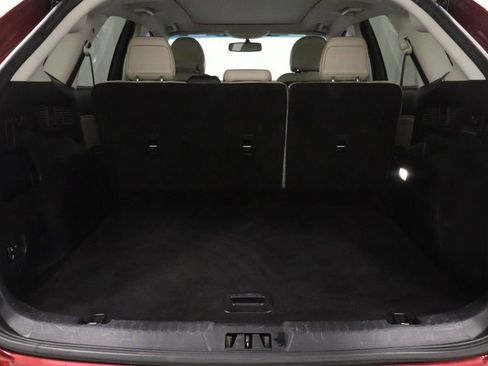 Used 2018 Ford Edge Titanium w/ Equipment Group 301A AWD/4WD image 19