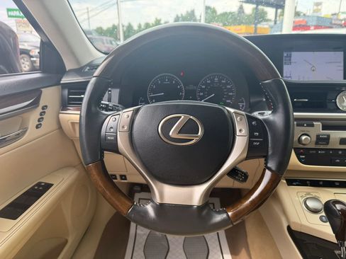 Used 2013 Lexus ES 350 w/ Luxury Pkg FWD image 22