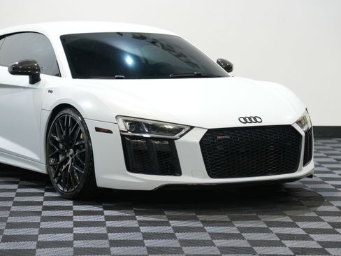 Used 2018 Audi R8 V10 plus image 9