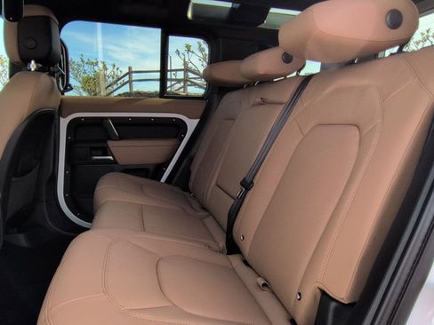 New 2026 Land Rover Defender 110 X-Dynamic SE AWD/4WD image 23