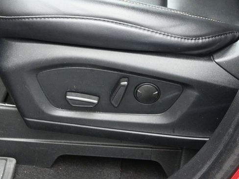 Certified 2023 Ford Explorer XLT w/ Equipment Group 202A image 10