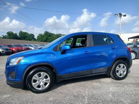 Used 2016 Chevrolet Trax LS FWD image 1