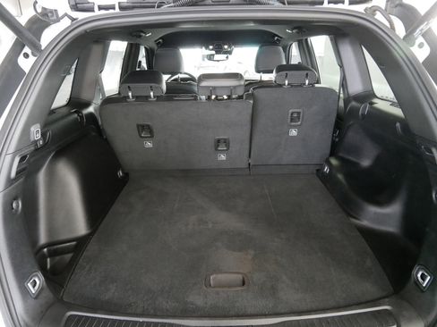 Used 2022 Jeep Grand Cherokee Altitude image 18