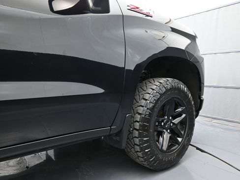 Used 2019 Chevrolet Silverado 1500 LT Trail Boss w/ Convenience Package AWD/4WD image 45