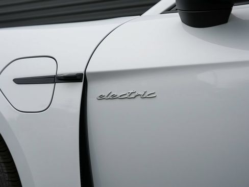Certified 2025 Porsche Taycan 4S AWD/4WD image 12