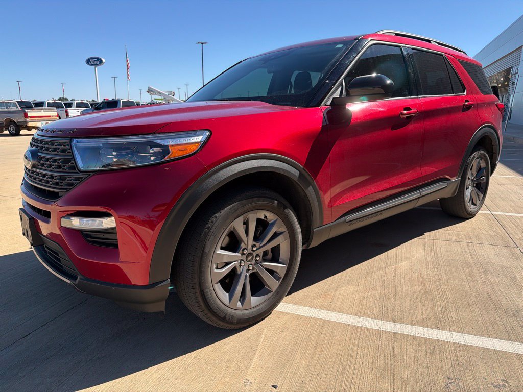 Used 2022 Ford Explorer XLT w/ Equipment Group 202A AWD/4WD image 6