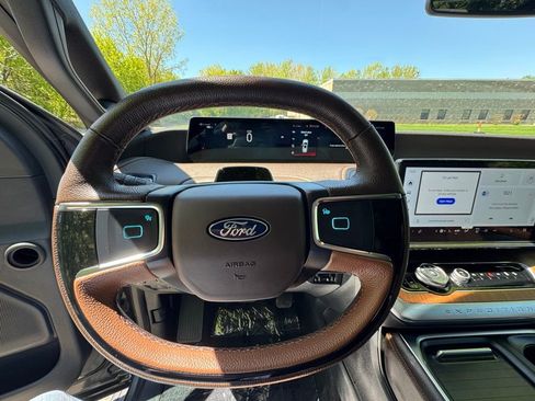 Used 2025 Ford Expedition King Ranch AWD/4WD image 19