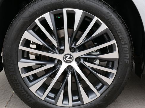 Used 2025 Lexus RX 350 w/ Convenience Package image 29