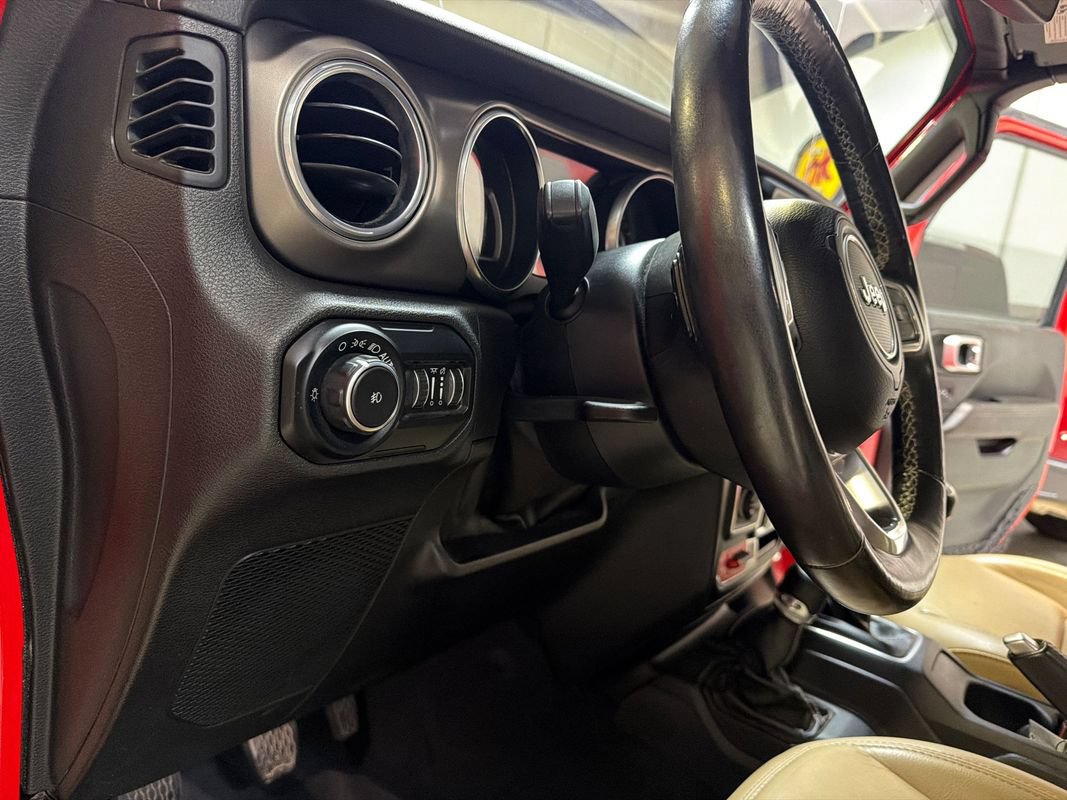 Used 2018 Jeep Wrangler Unlimited Rubicon AWD/4WD image 30